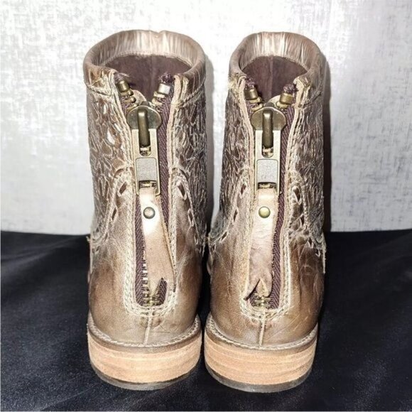 Corral Women's Taupe Laser-Cut Short Top Round Toe Boots Size 7 - Picture 7 of 14